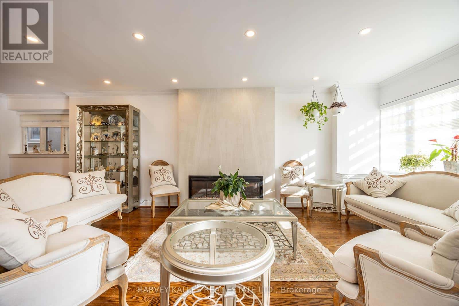 204 BROOKE AVENUE — Toronto (Bedford Park-Nortown), Ontario - Photo 3 of 50