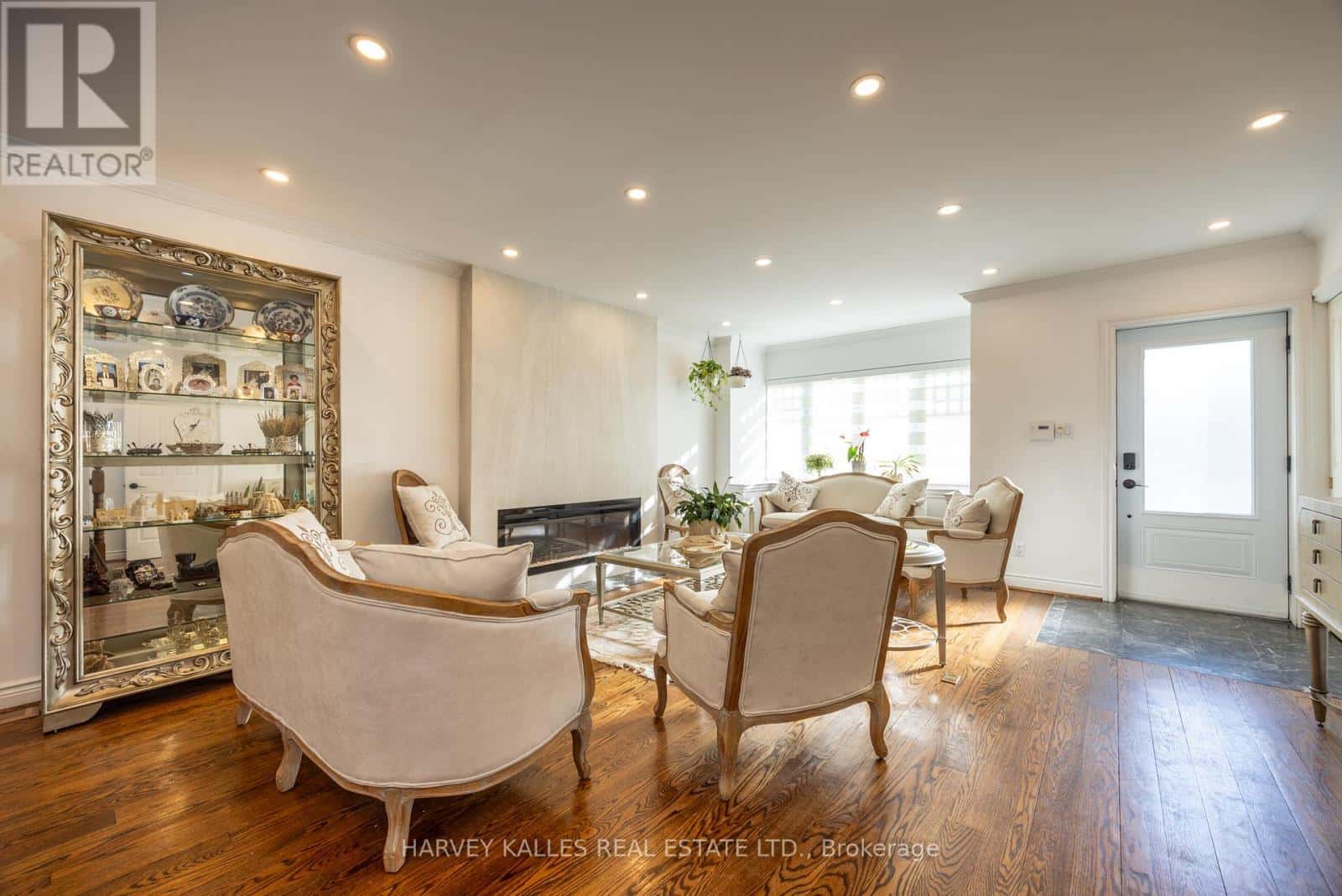 204 BROOKE AVENUE — Toronto (Bedford Park-Nortown), Ontario - Photo 4 of 50