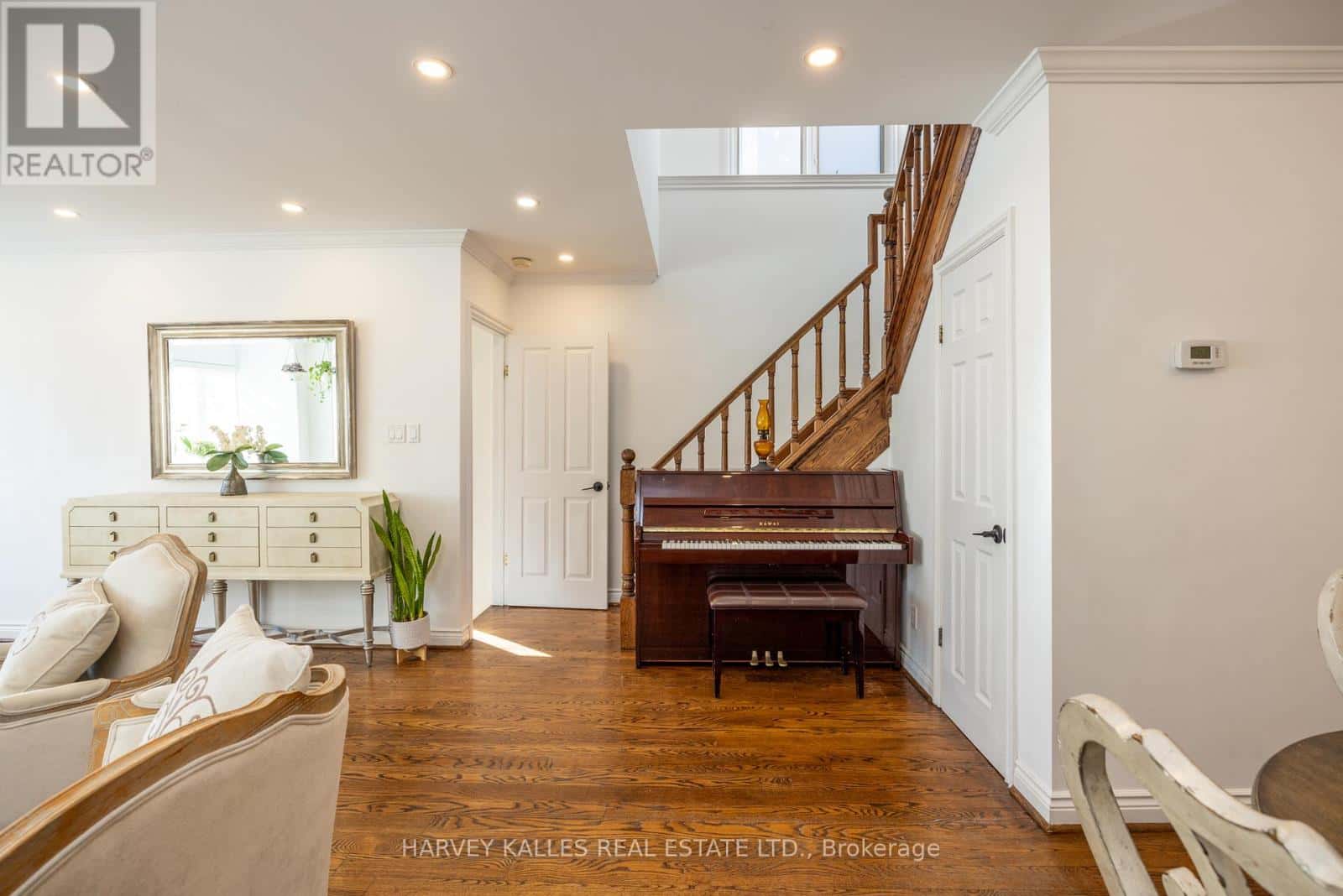 204 BROOKE AVENUE — Toronto (Bedford Park-Nortown), Ontario - Photo 5 of 50