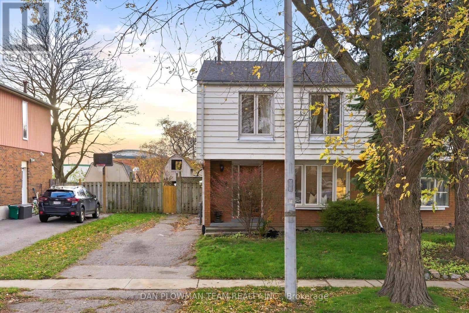 366 ROSEDALE DRIVE — Whitby (Downtown Whitby), Ontario - Photo 2 of 39