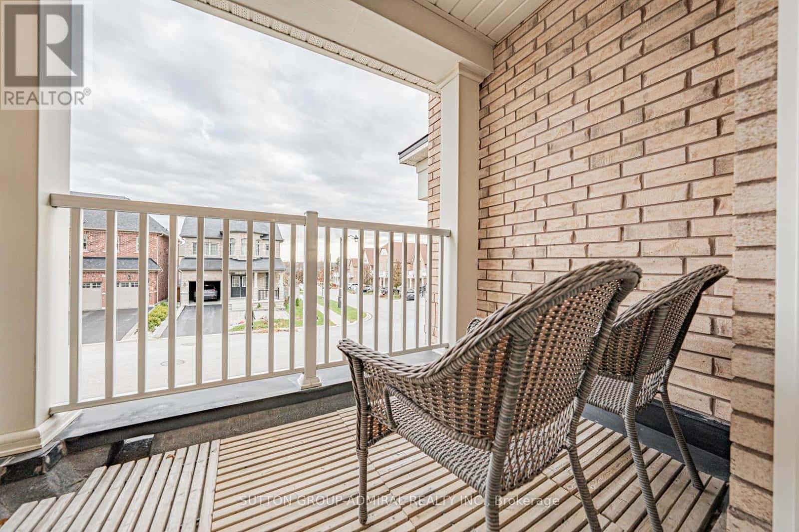 28 MANILA AVENUE — Markham (Berczy), Ontario - Photo 3 of 29