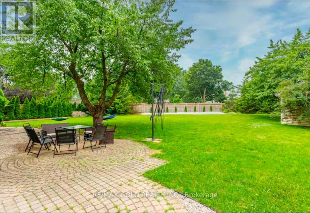 UPPER - 1749 WEMBURY ROAD — Mississauga (Lorne Park), Ontario - Photo 2 of 21