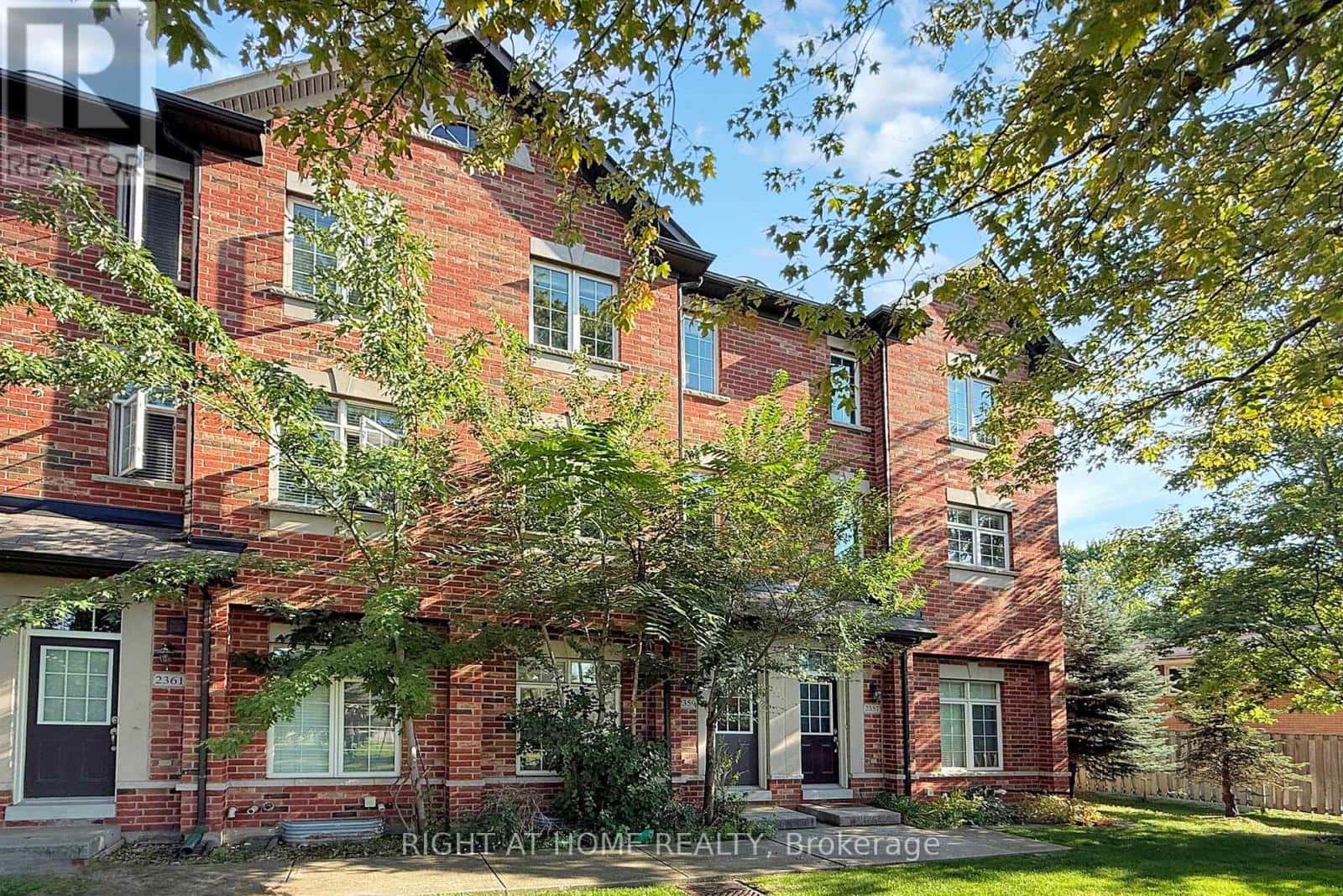 2359 LEPAGE COMMON — Burlington (Freeman), Ontario - Photo 2 of 38