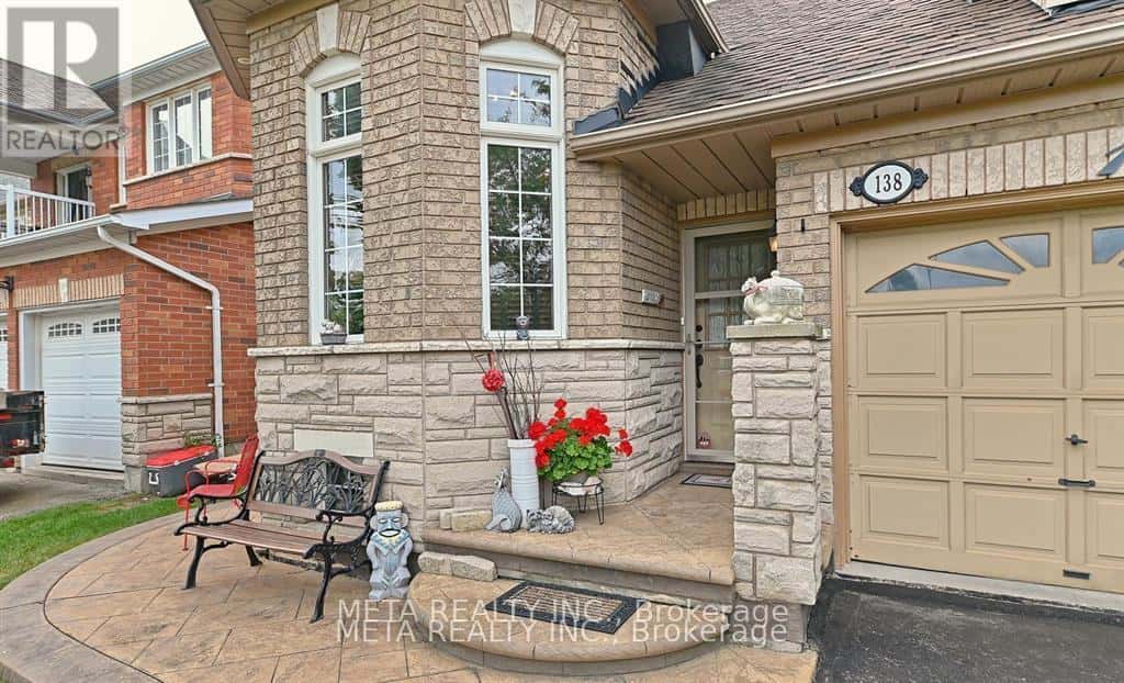 UPPER - 138 VAN SCOTT DRIVE N — Brampton (Northwest Sandalwood Parkway), Ontario - Photo 4 of 30