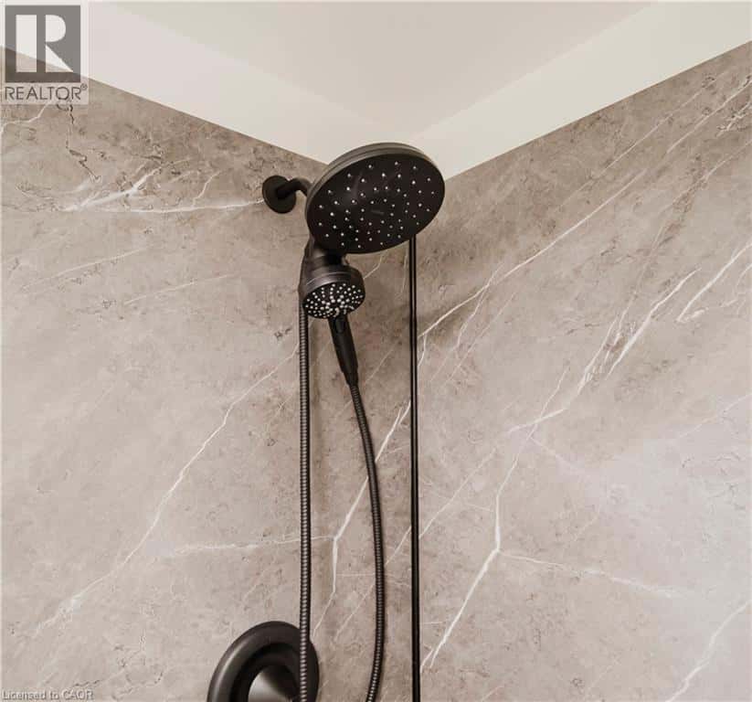 376 PEEL Street — New Hamburg, Ontario - Photo 4 of 45