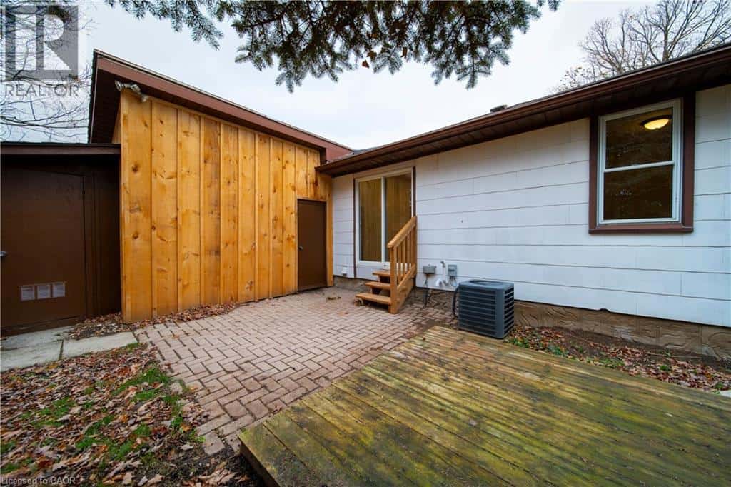 376 PEEL Street — New Hamburg, Ontario - Photo 2 of 45