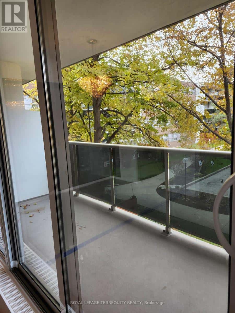 202 - 30 SUNRISE AVENUE — Toronto (Victoria Village), Ontario - Photo 4 of 23