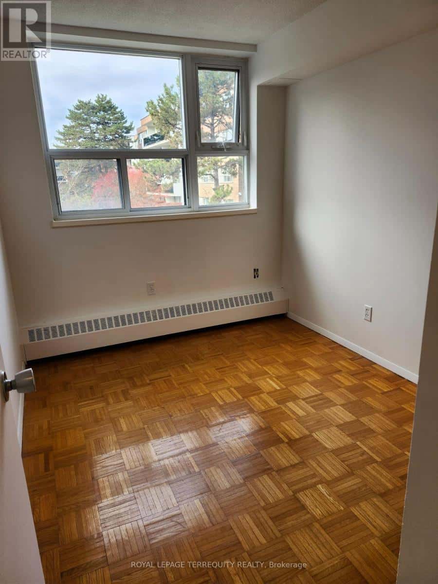 202 - 30 SUNRISE AVENUE — Toronto (Victoria Village), Ontario - Photo 2 of 23