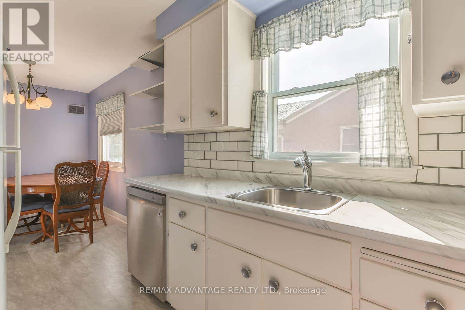 237 RAINBOW AVENUE — London East (East H), Ontario - Photo 2 of 26