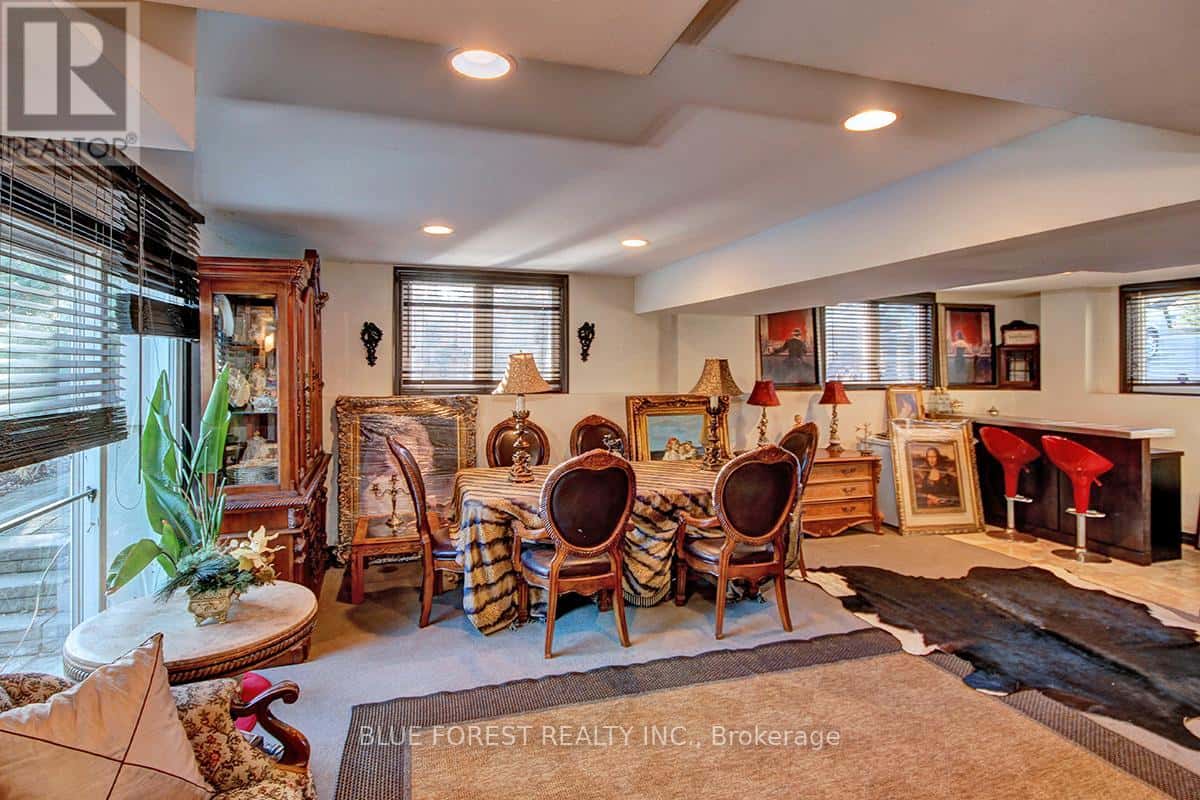 754 RIVERSIDE DRIVE — London North (North Q), Ontario - Photo 2 of 47