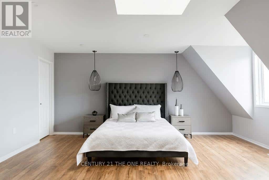 721 - 75 WELDRICK ROAD E — Richmond Hill (Observatory), Ontario - Photo 3 of 29