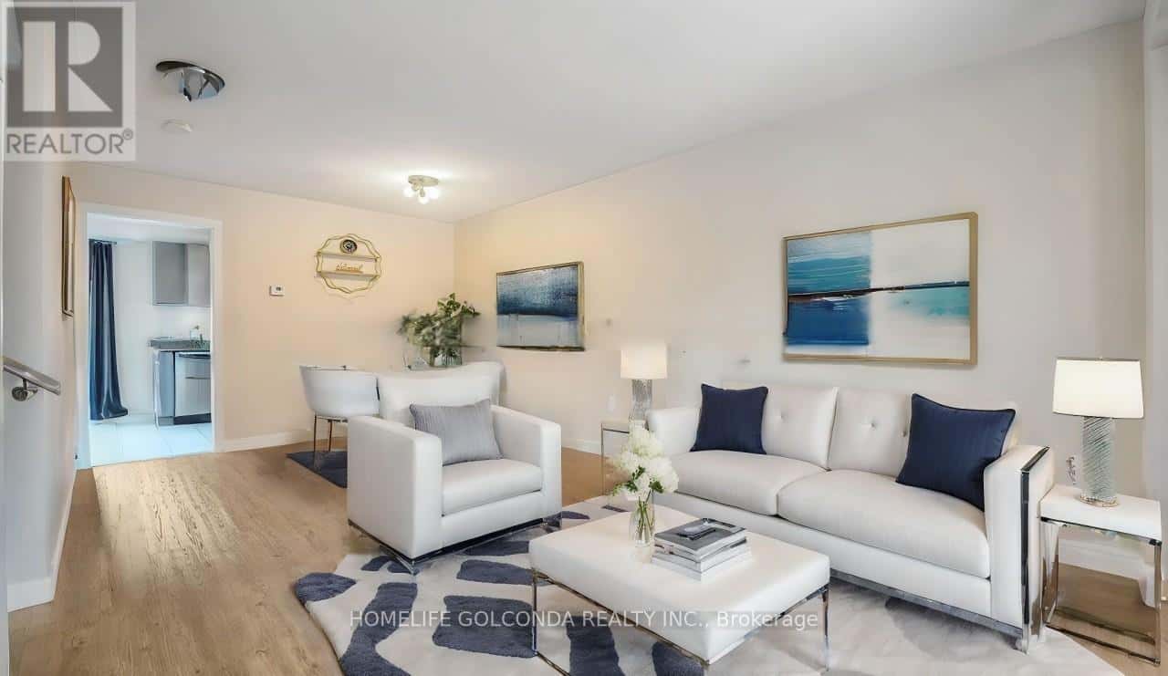 21 Bentley Crescent West