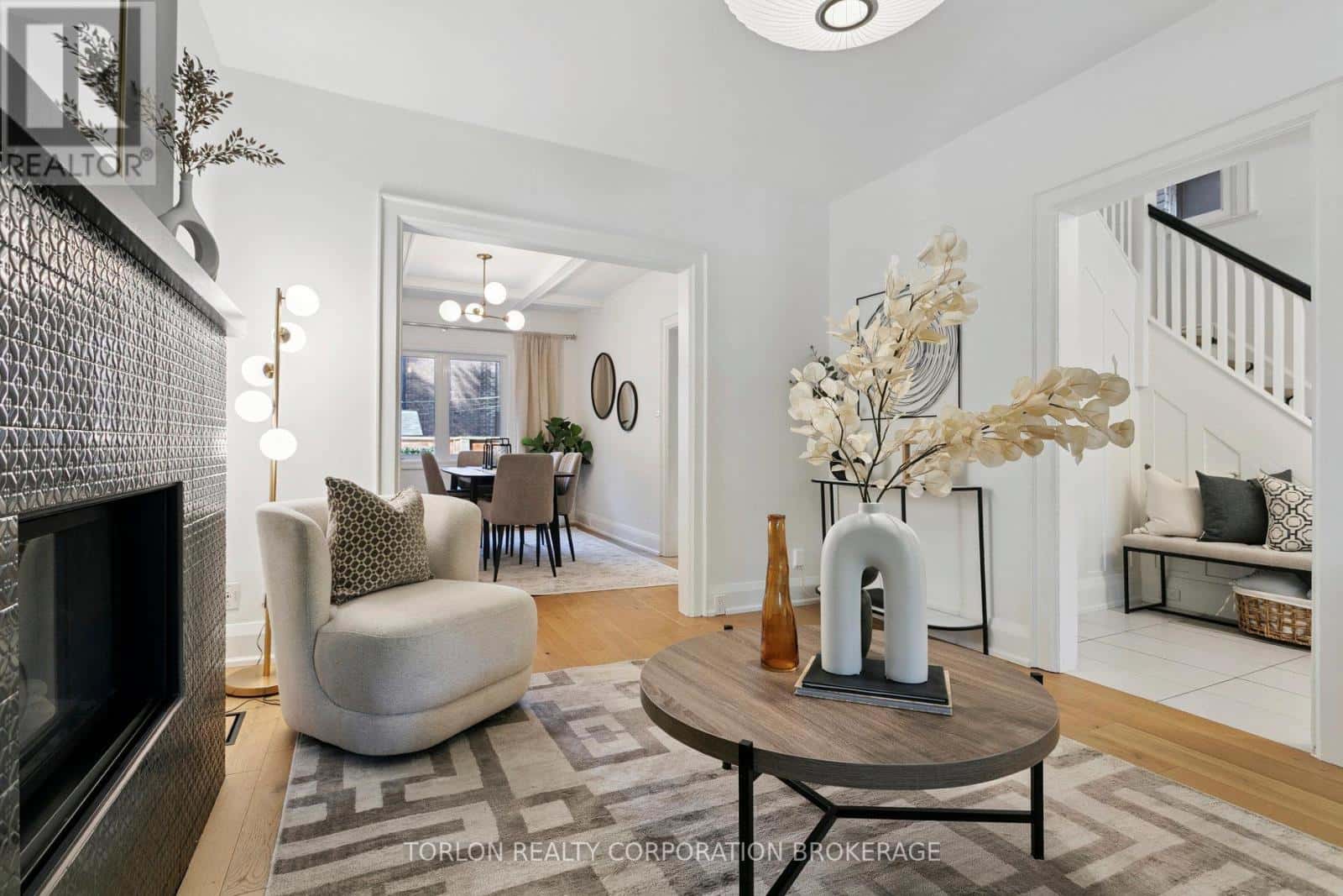 100 COLBECK STREET — Toronto (Runnymede-Bloor West Village), Ontario - Photo 3 of 48