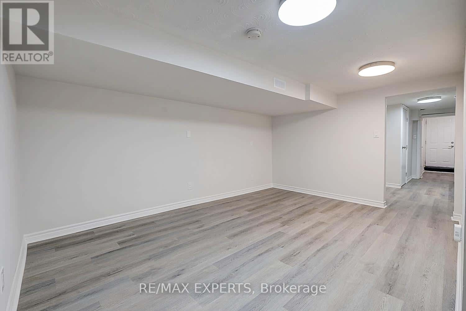 BSMT - 57 ST CLAIR GARDENS — Toronto (Corso Italia-Davenport), Ontario - Photo 2 of 16