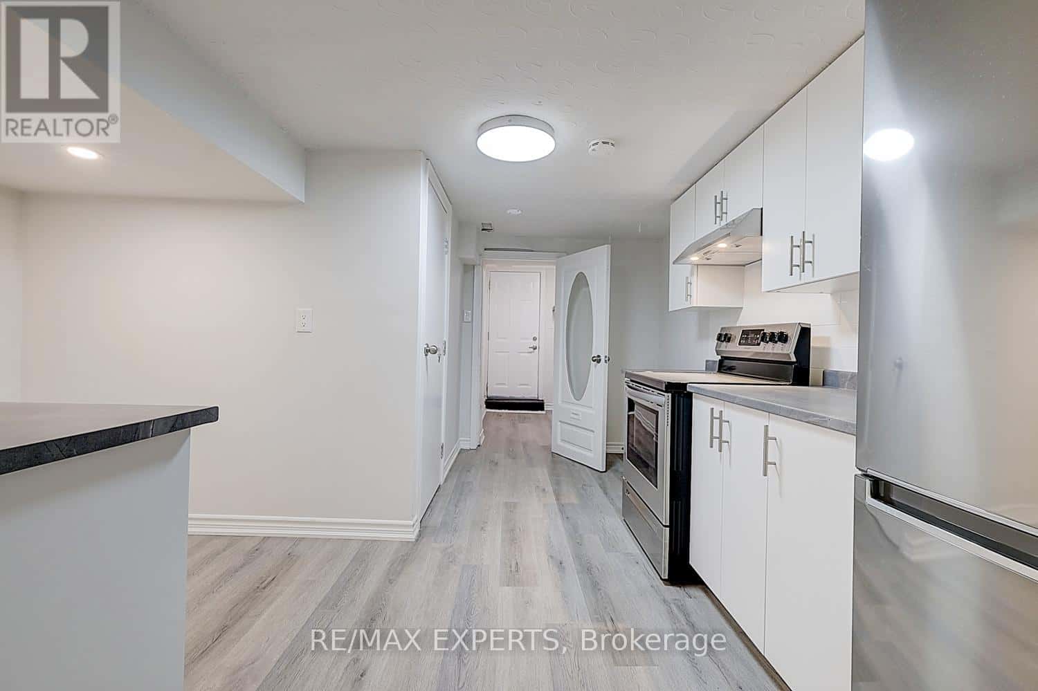 BSMT - 57 ST CLAIR GARDENS — Toronto (Corso Italia-Davenport), Ontario - Photo 3 of 16