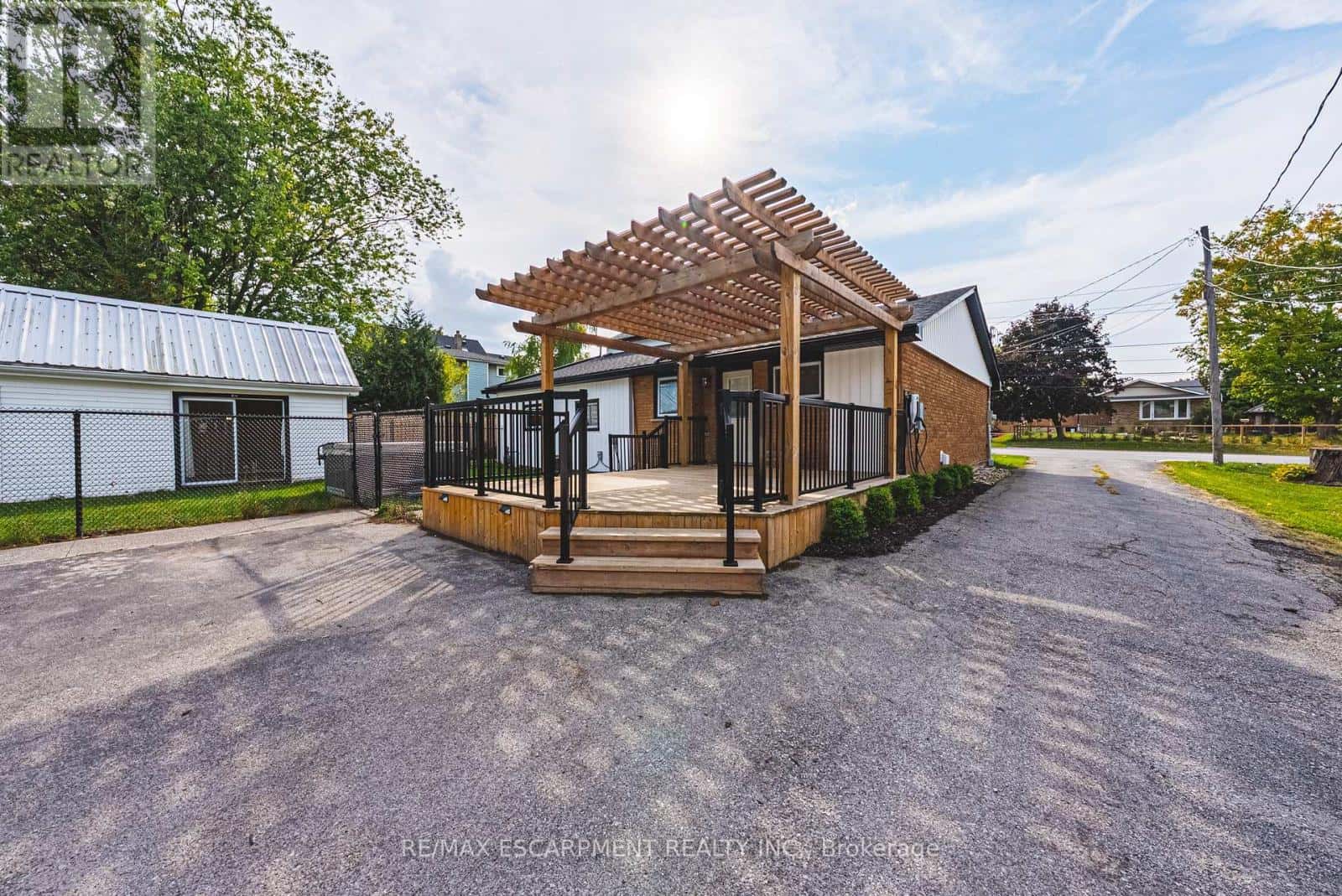 3865 VICTORIA AVENUE — Lincoln (Lincoln-Jordan/Vineland), Ontario - Photo 3 of 29