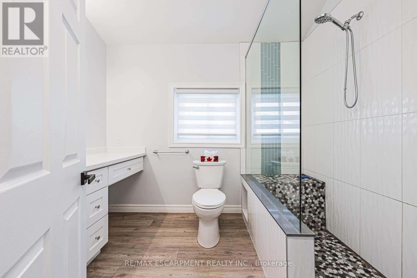 3865 VICTORIA AVENUE — Lincoln (Lincoln-Jordan/Vineland), Ontario - Photo 2 of 29