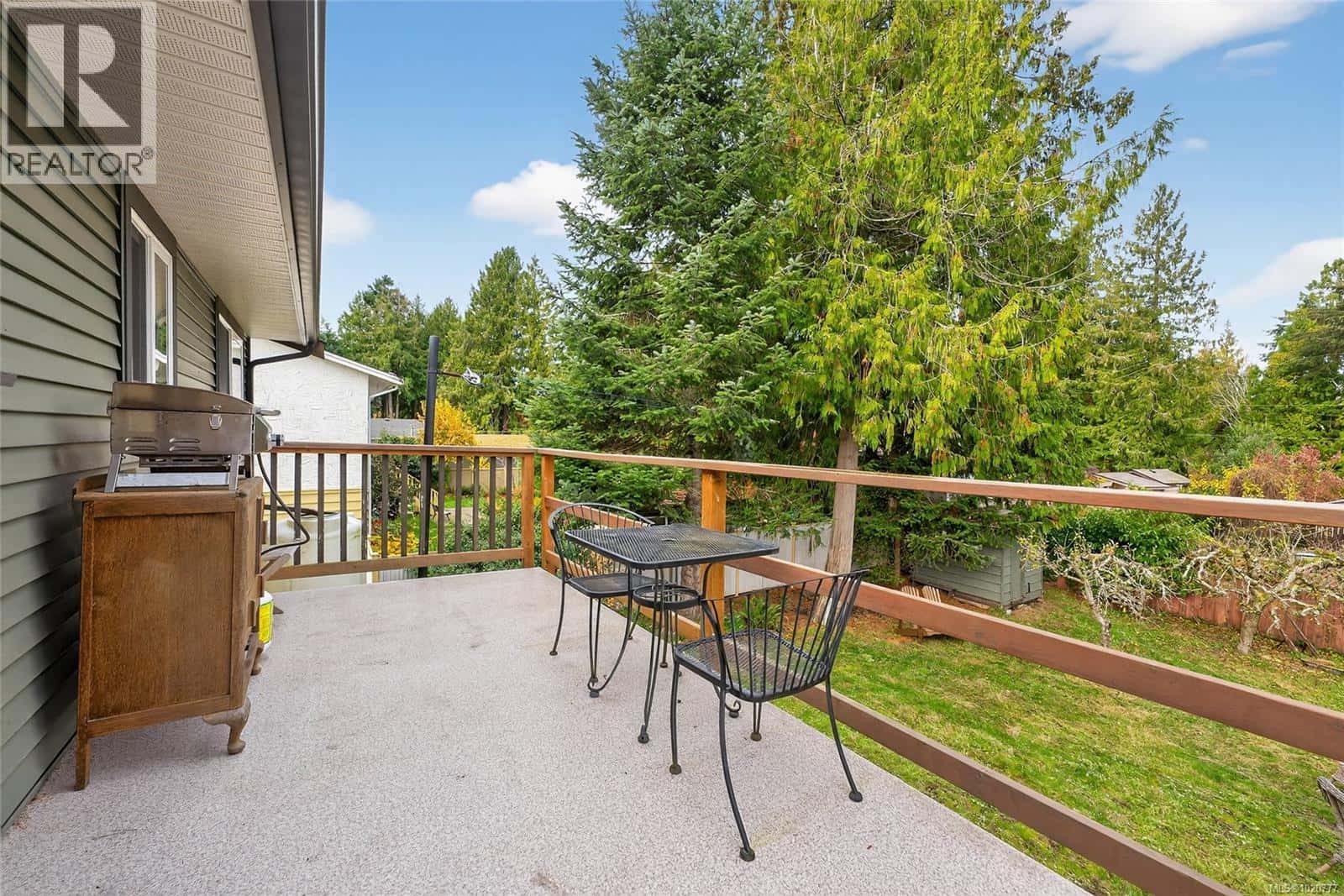 7330 Millard Dr — Lantzville, British Columbia - Photo 2 of 55