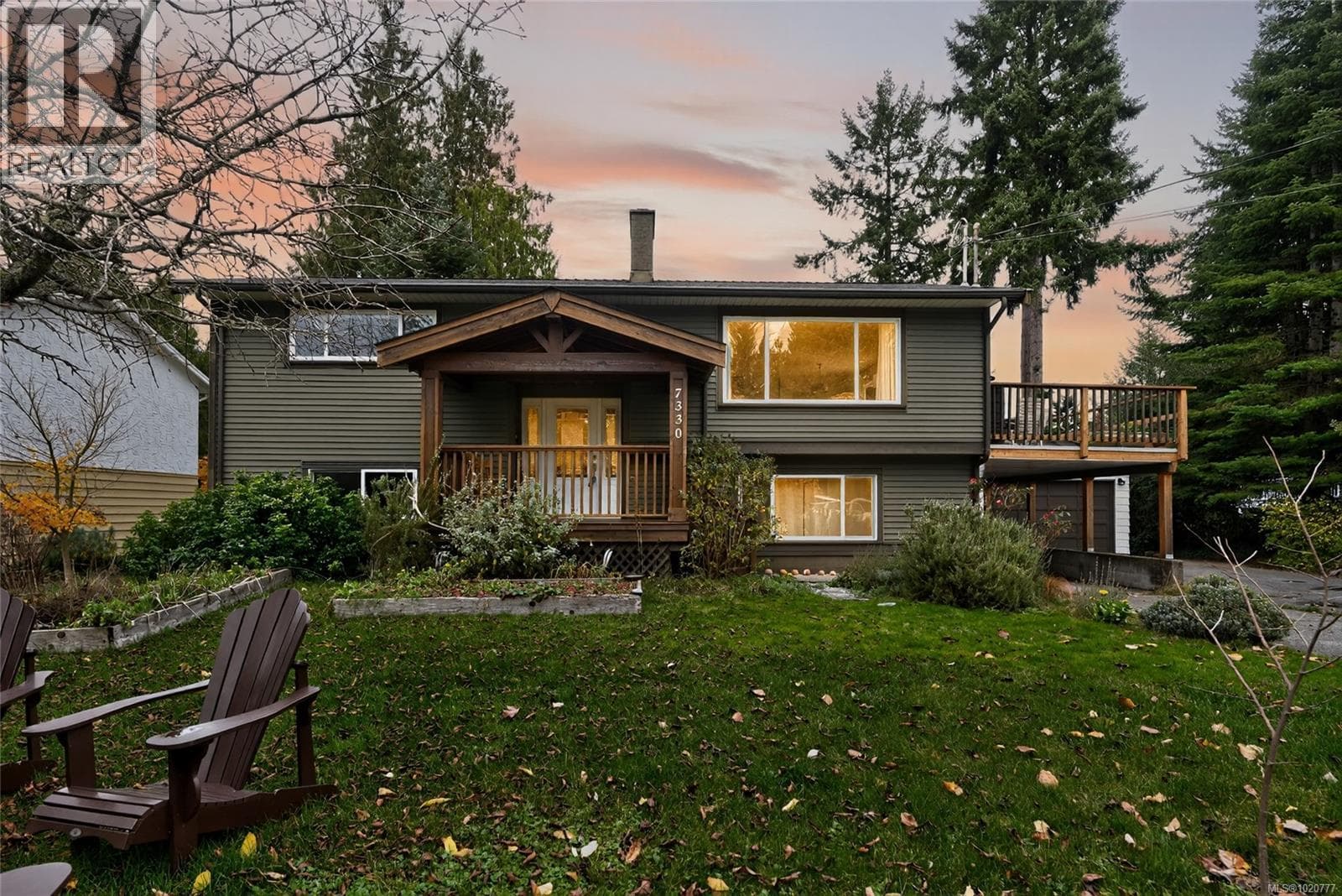 7330 Millard Dr — Lantzville, British Columbia - Main photo