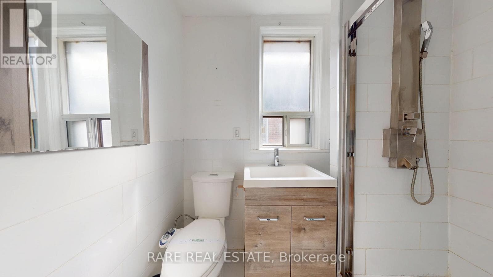 UPPER - 640 CRAWFORD STREET — Toronto (Palmerston-Little Italy), Ontario - Main photo