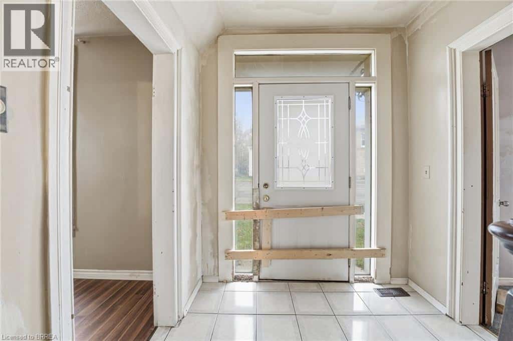 130 KING Street — Burford, Ontario - Photo 2 of 38