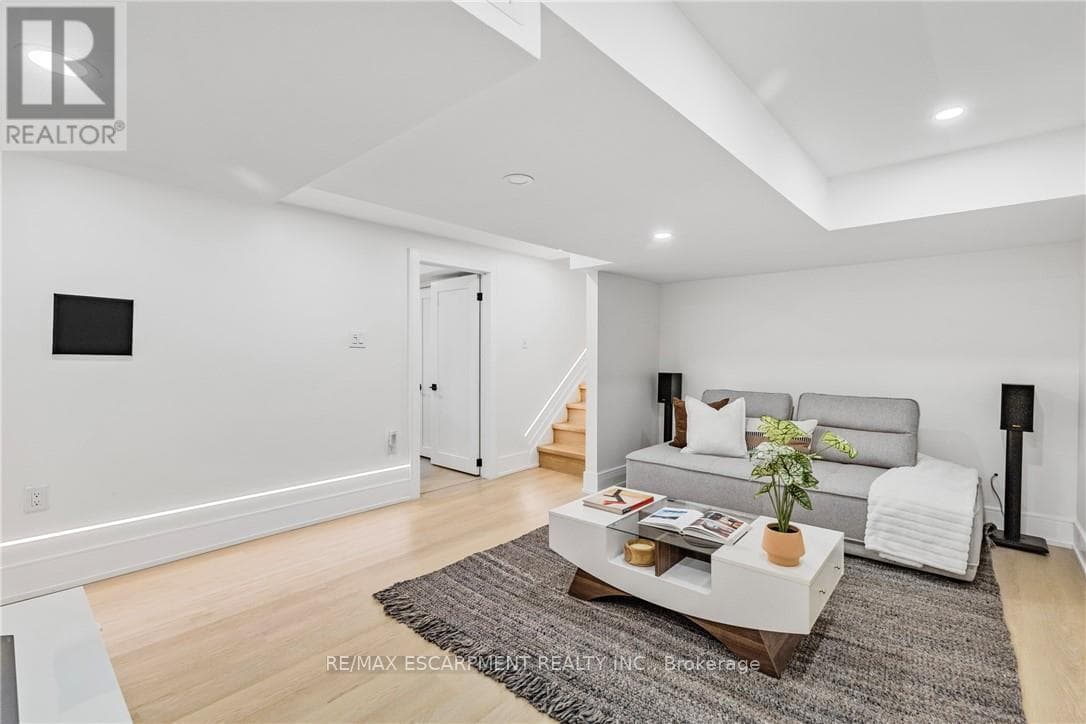 257 STRATHCONA DRIVE — Burlington (Shoreacres), Ontario - Main photo