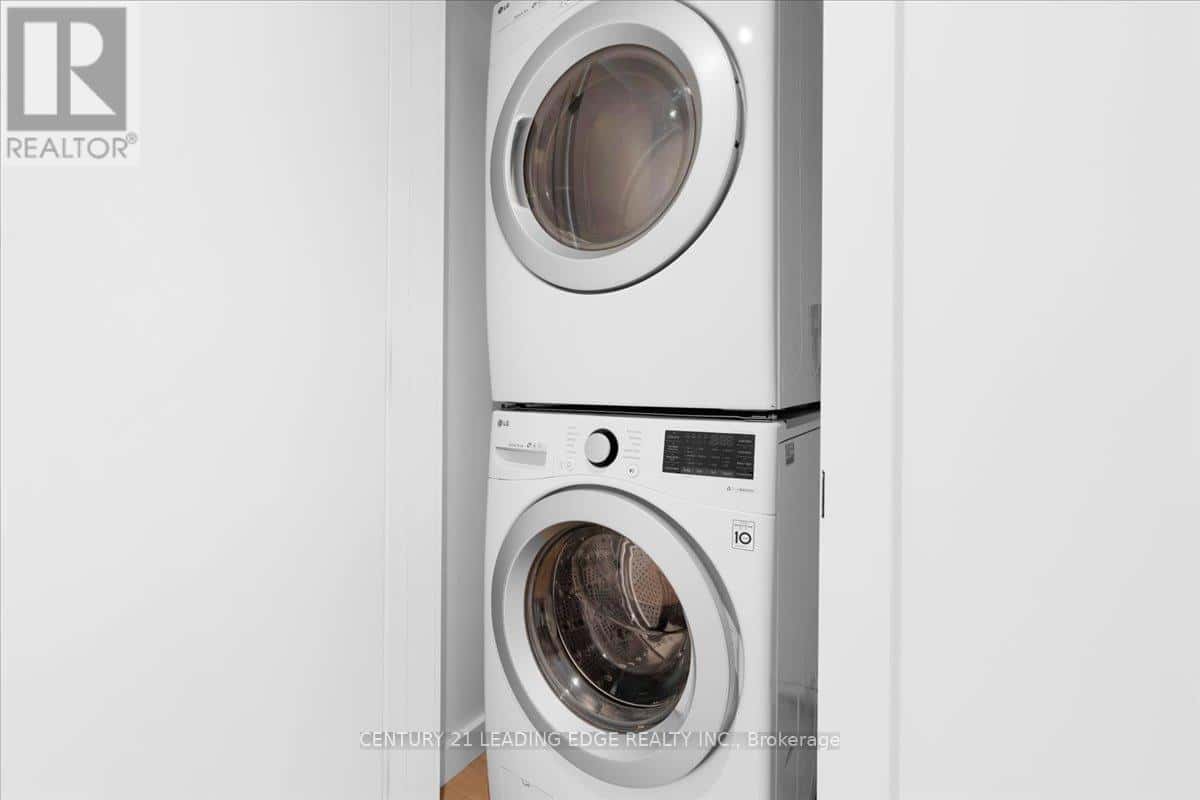 1 - 10 SUMMIT AVENUE — Toronto (Caledonia-Fairbank), Ontario - Photo 5 of 26