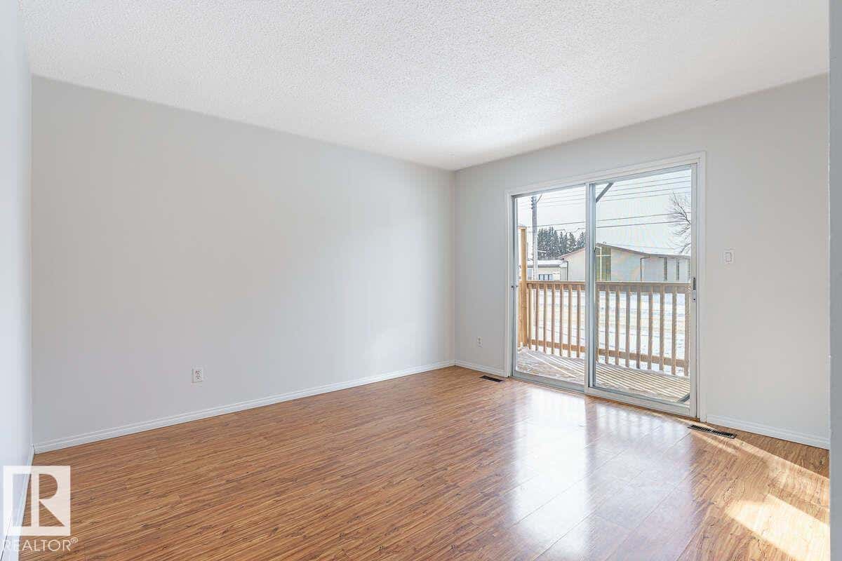 5321 52 ST — Thorsby, Alberta - Photo 4 of 42