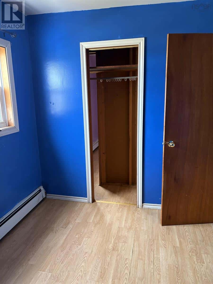 343 Ninth Street — New Waterford, Nova Scotia - Photo 4 of 19