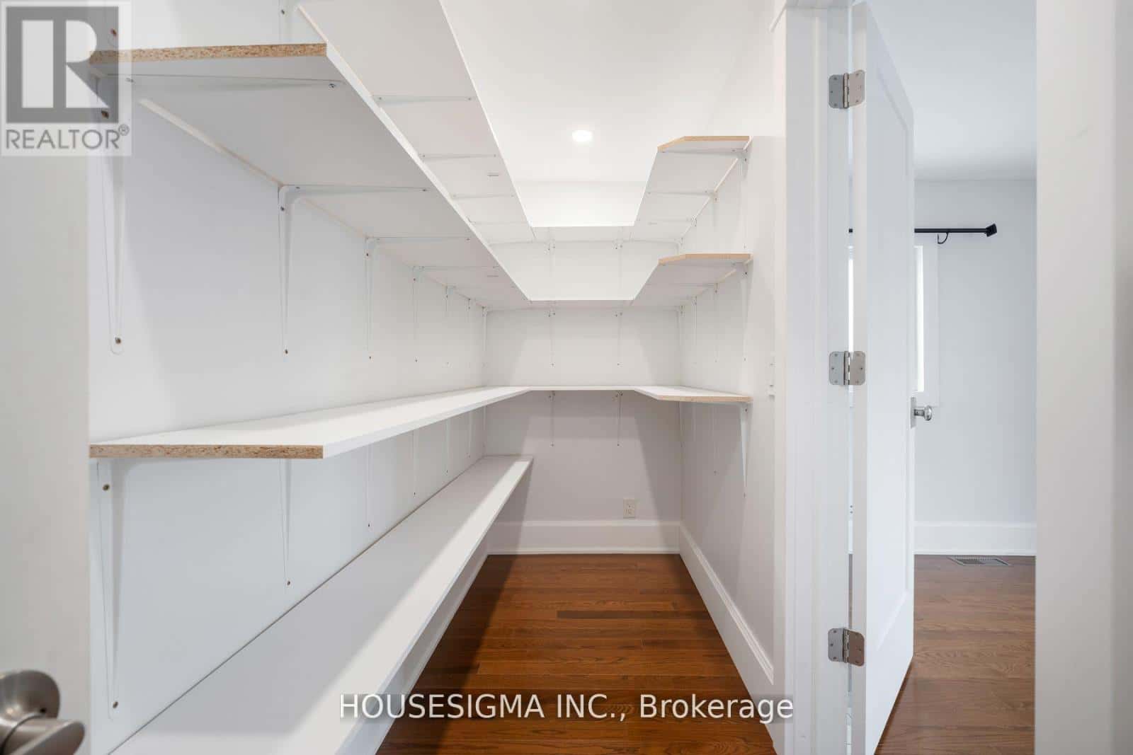 UPPER - 334 RIVERDALE AVENUE — Toronto (Blake-Jones), Ontario - Photo 4 of 25