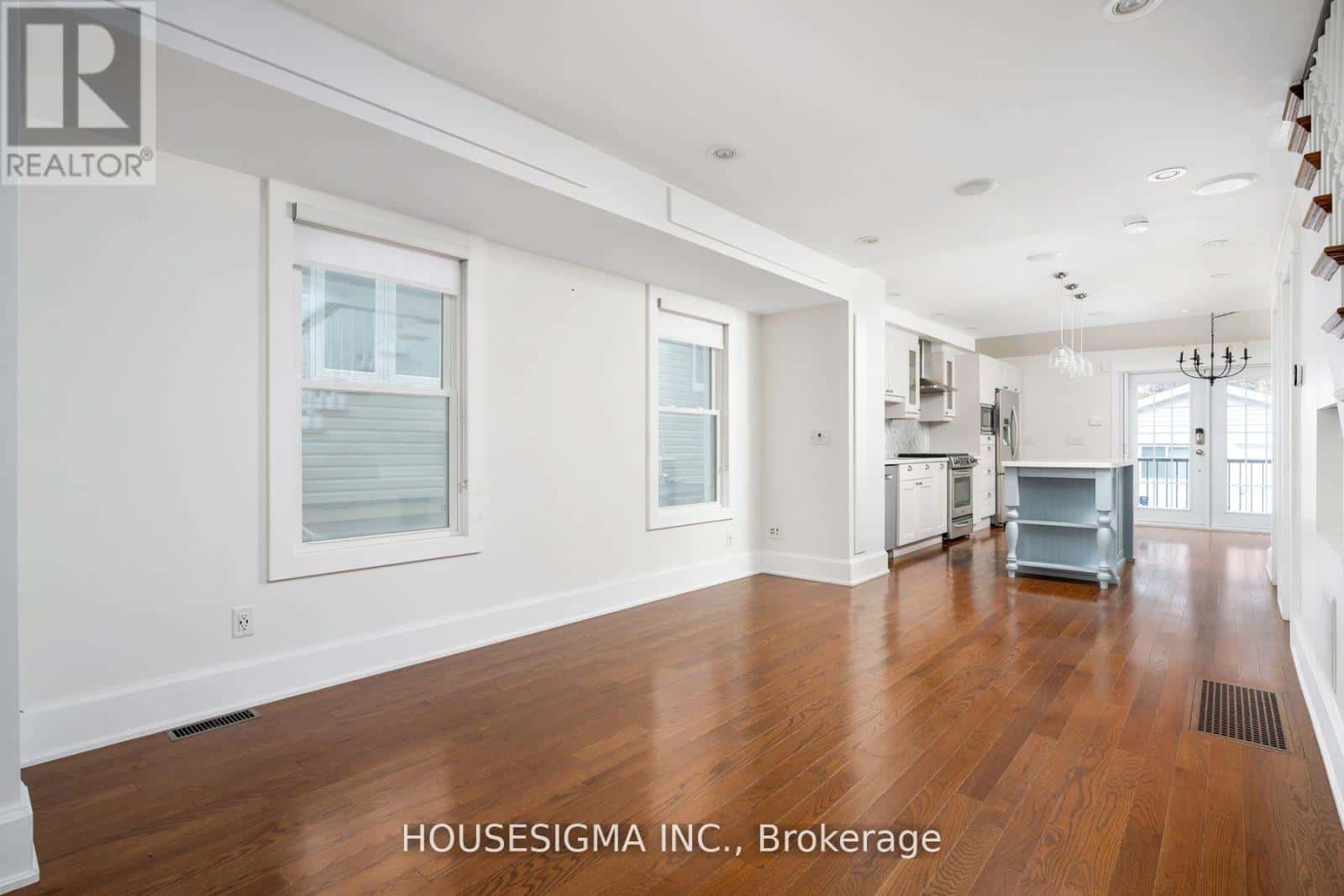 UPPER - 334 RIVERDALE AVENUE — Toronto (Blake-Jones), Ontario - Photo 3 of 25