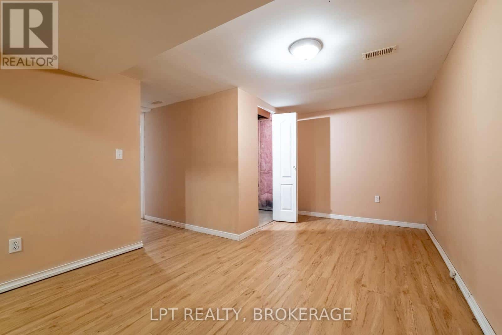 1049 WATERBURY CRESCENT — Kingston (City SouthWest), Ontario - Photo 3 of 37