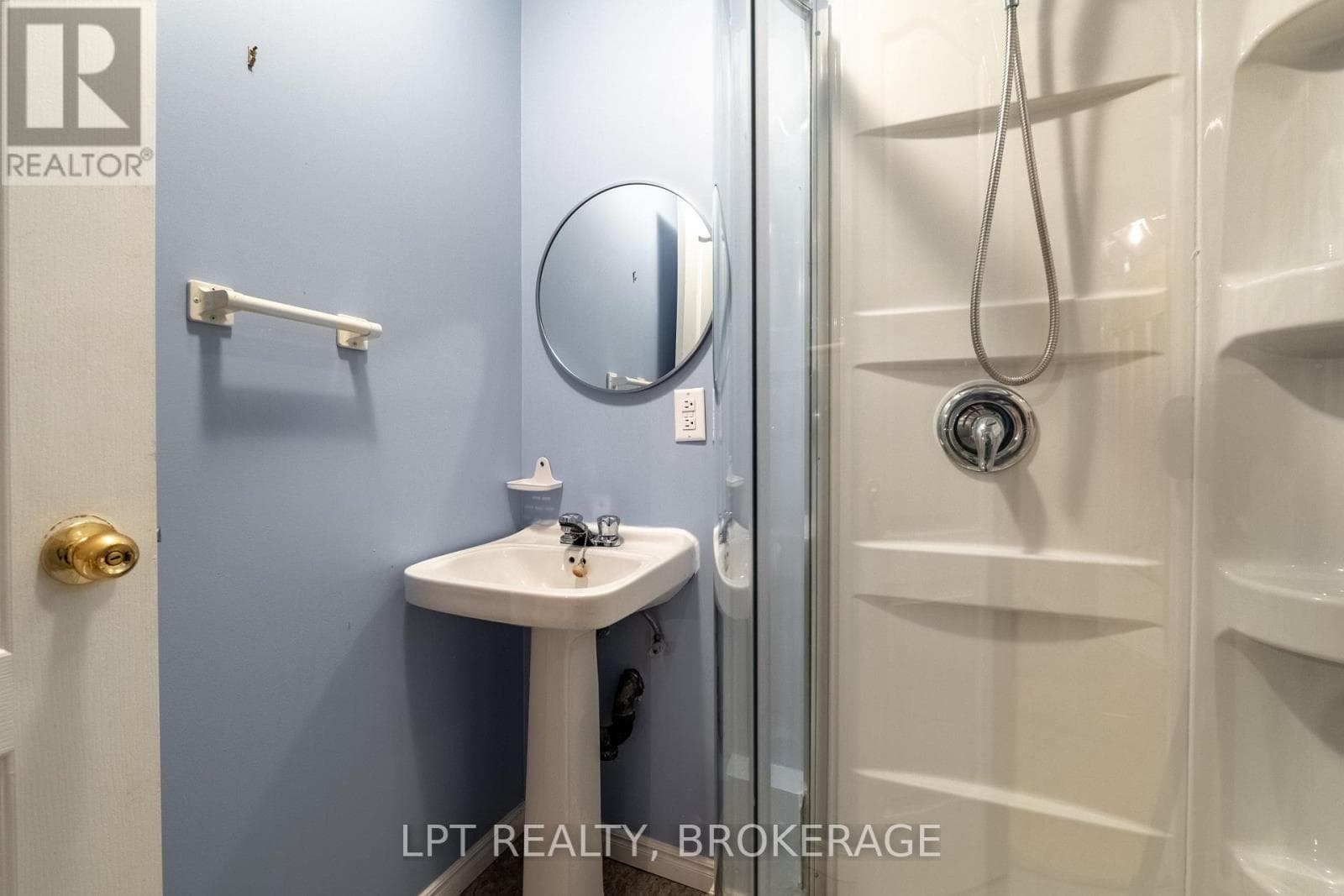 1049 WATERBURY CRESCENT — Kingston (City SouthWest), Ontario - Main photo