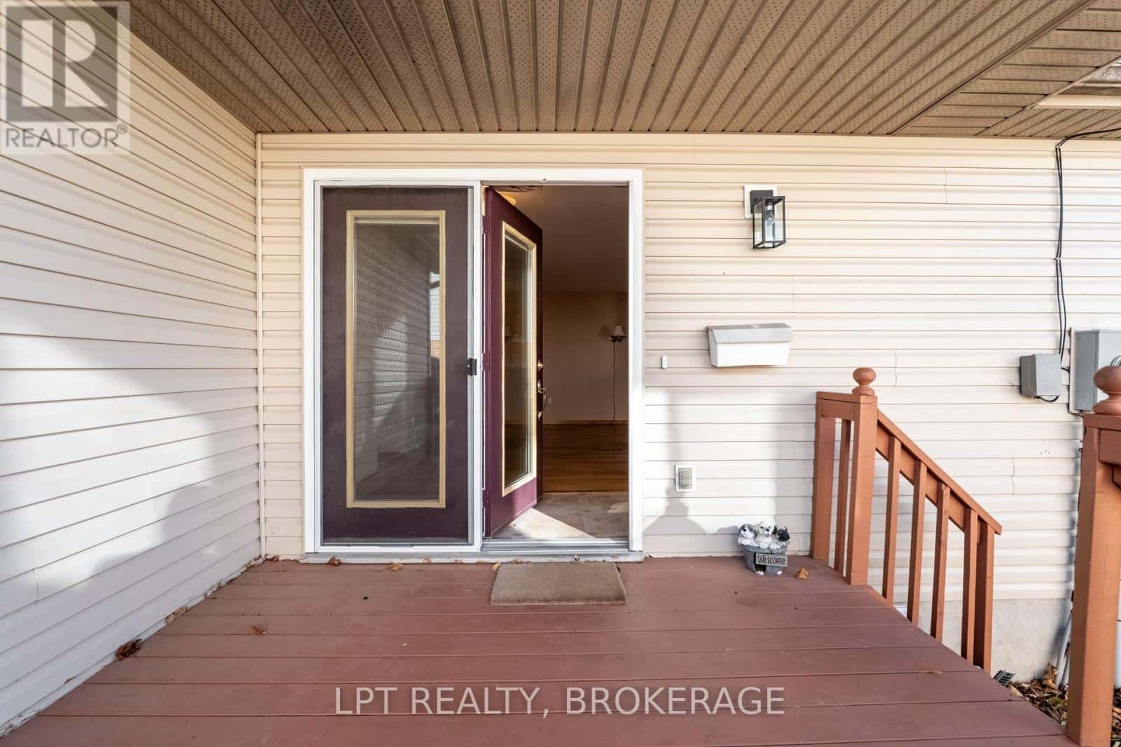 1049 WATERBURY CRESCENT — Kingston (City SouthWest), Ontario - Photo 5 of 37