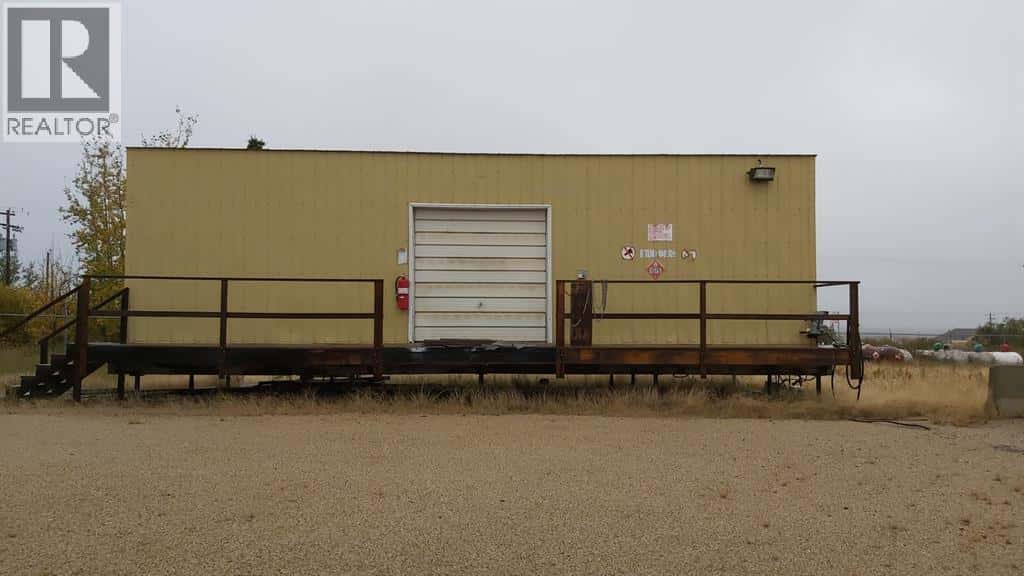 4810 & 4812 37 Avenue — Valleyview, Alberta - Photo 5 of 23