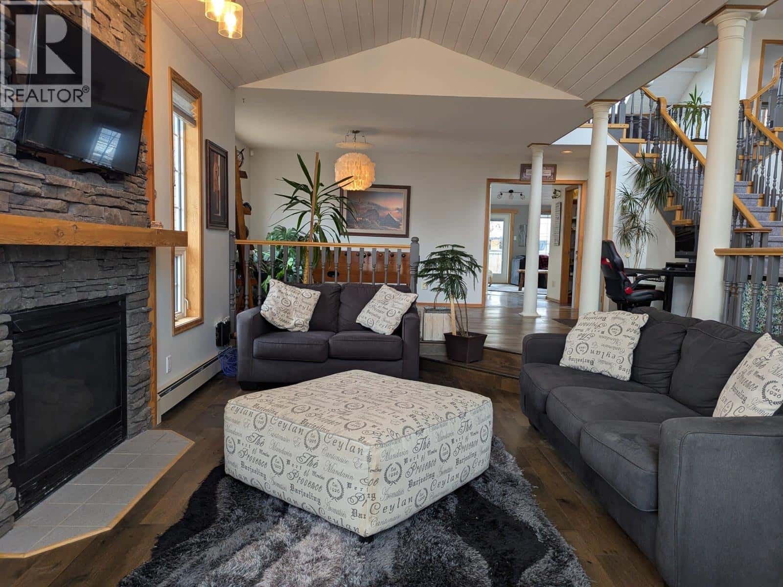 1311 LAGOPUS PLACE — Smithers, British Columbia - Photo 5 of 36