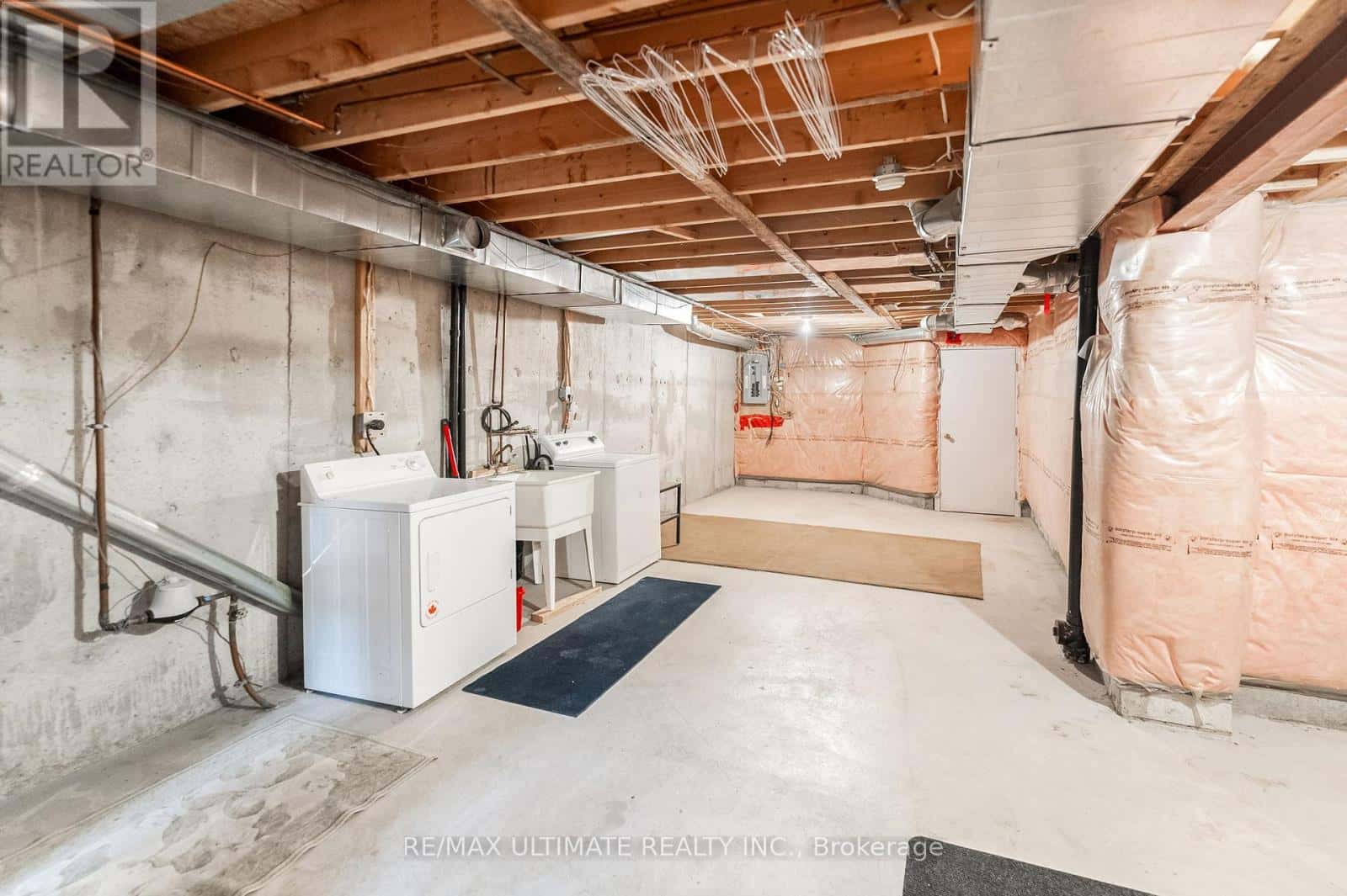 36 BOWLER STREET — Aurora (Bayview Wellington), Ontario - Photo 5 of 30