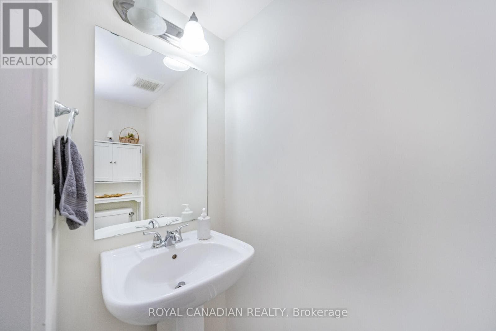 228 - 2355 SHEPPARD AVENUE W — Toronto (Humberlea-Pelmo Park), Ontario - Main photo