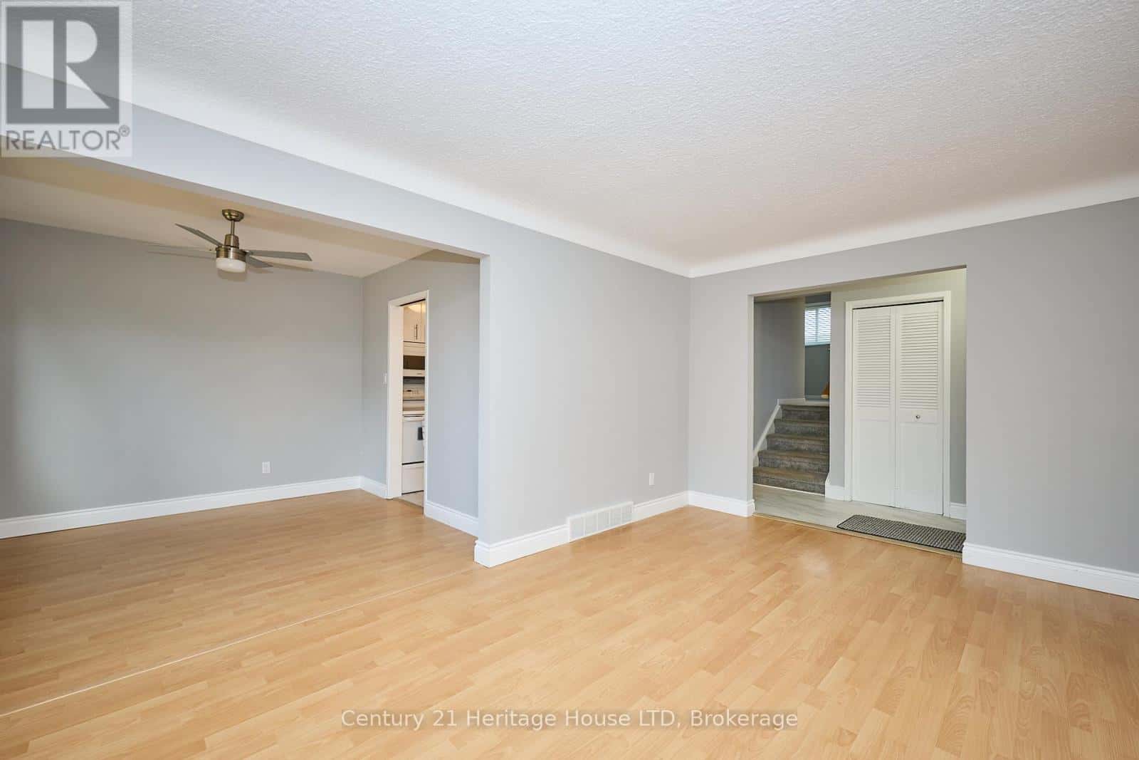 3810 ORLANDO DRIVE — Niagara Falls (Church's Lane), Ontario - Photo 2 of 33