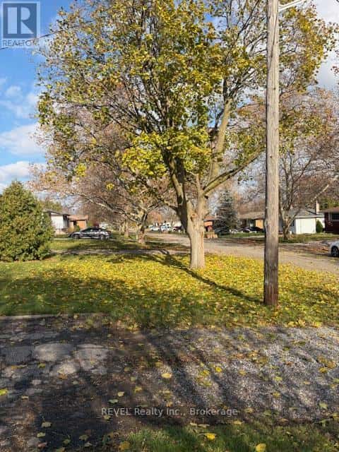 3 WESTDALE DRIVE — St. Catharines (Western Hill), Ontario - Photo 2 of 6