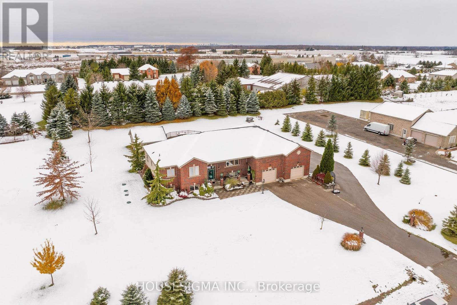 12 STARLIGHT LANE — Thames Centre, Ontario - Main photo