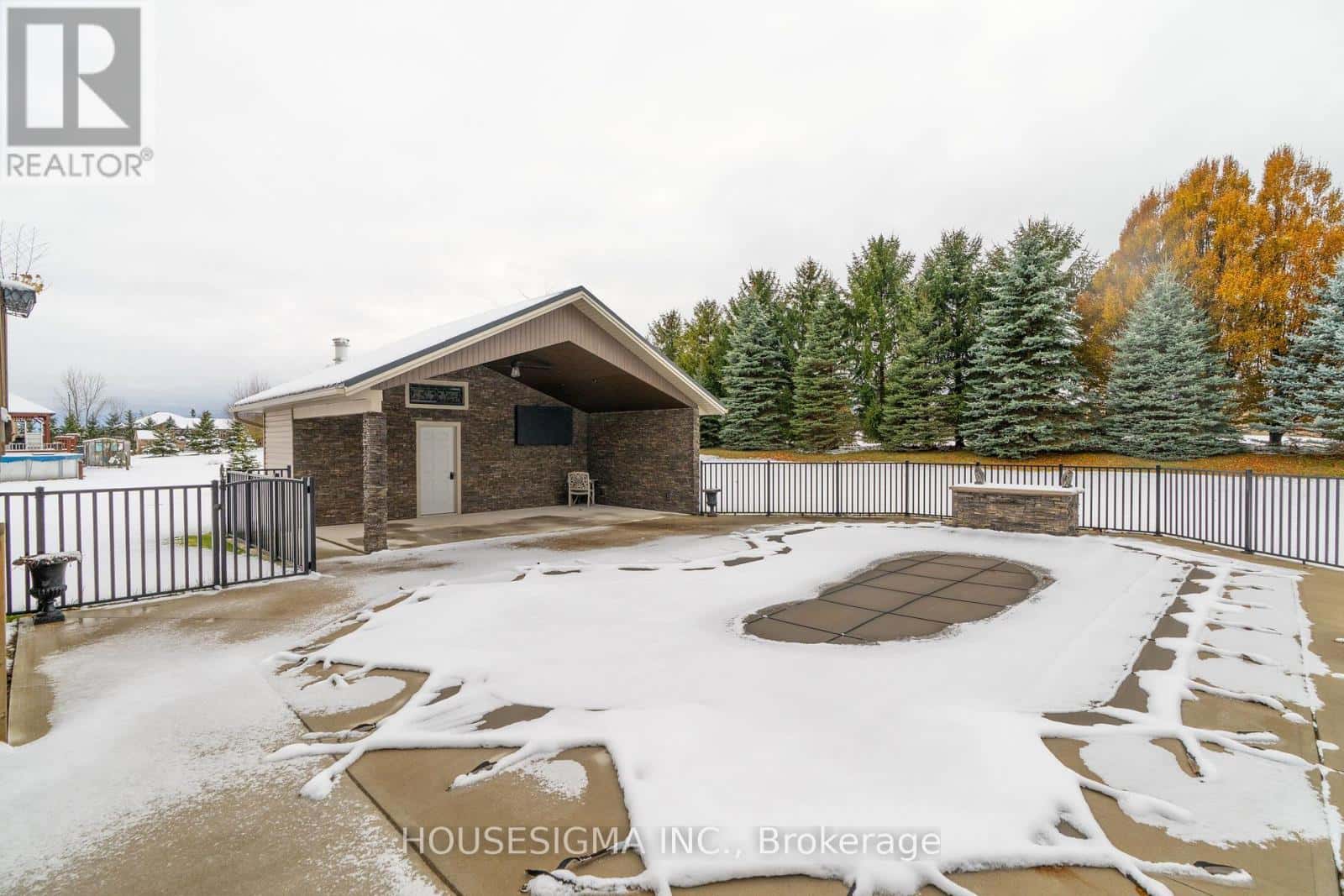 12 STARLIGHT LANE — Thames Centre, Ontario - Photo 5 of 31