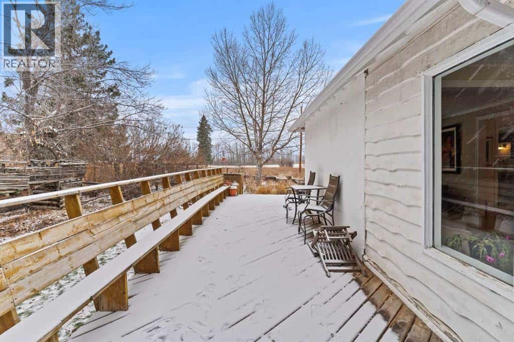 656 Royalite Way SE — Diamond Valley, Alberta - Photo 5 of 50