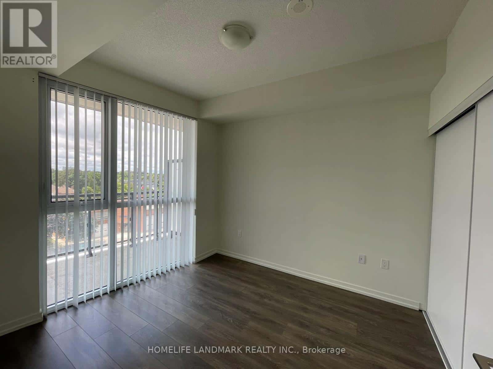 601 - 3237 BAYVIEW AVENUE — Toronto (Bayview Woods-Steeles), Ontario - Photo 2 of 12