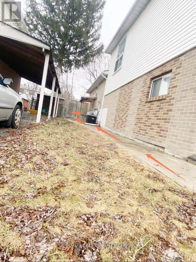 BSMT - 362 HOLLYBERRY TRAIL — Toronto (Hillcrest Village), Ontario - Photo 2 of 12