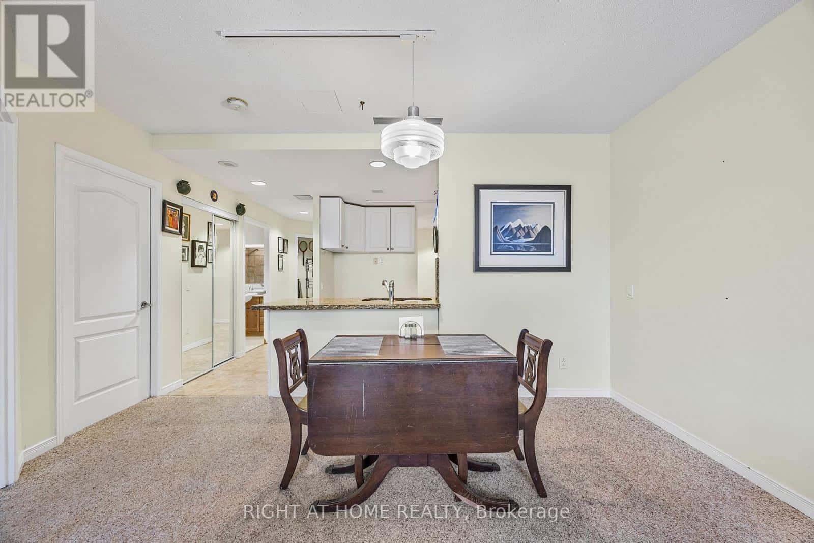 53 - 74 ROSS STREET — Barrie (Queen's Park), Ontario - Photo 3 of 34