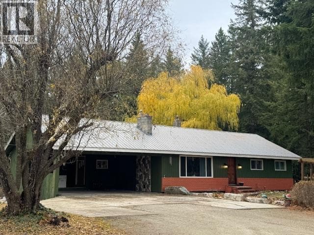 1059 Tappen Valley Road — Tappen, British Columbia - Main photo