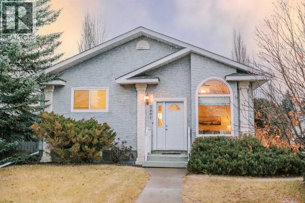 3801 64 Street — Stettler, Alberta - Main photo