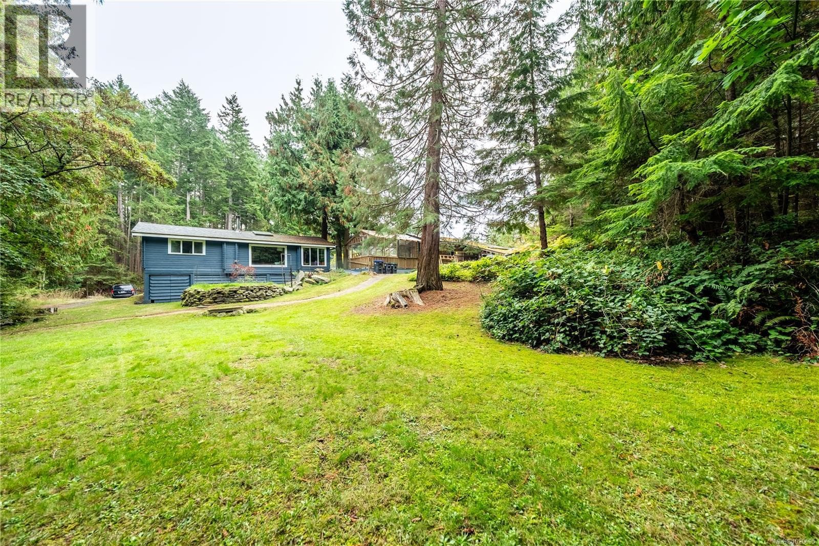 336 Hemlock Ave — Gabriola Island, British Columbia - Main photo