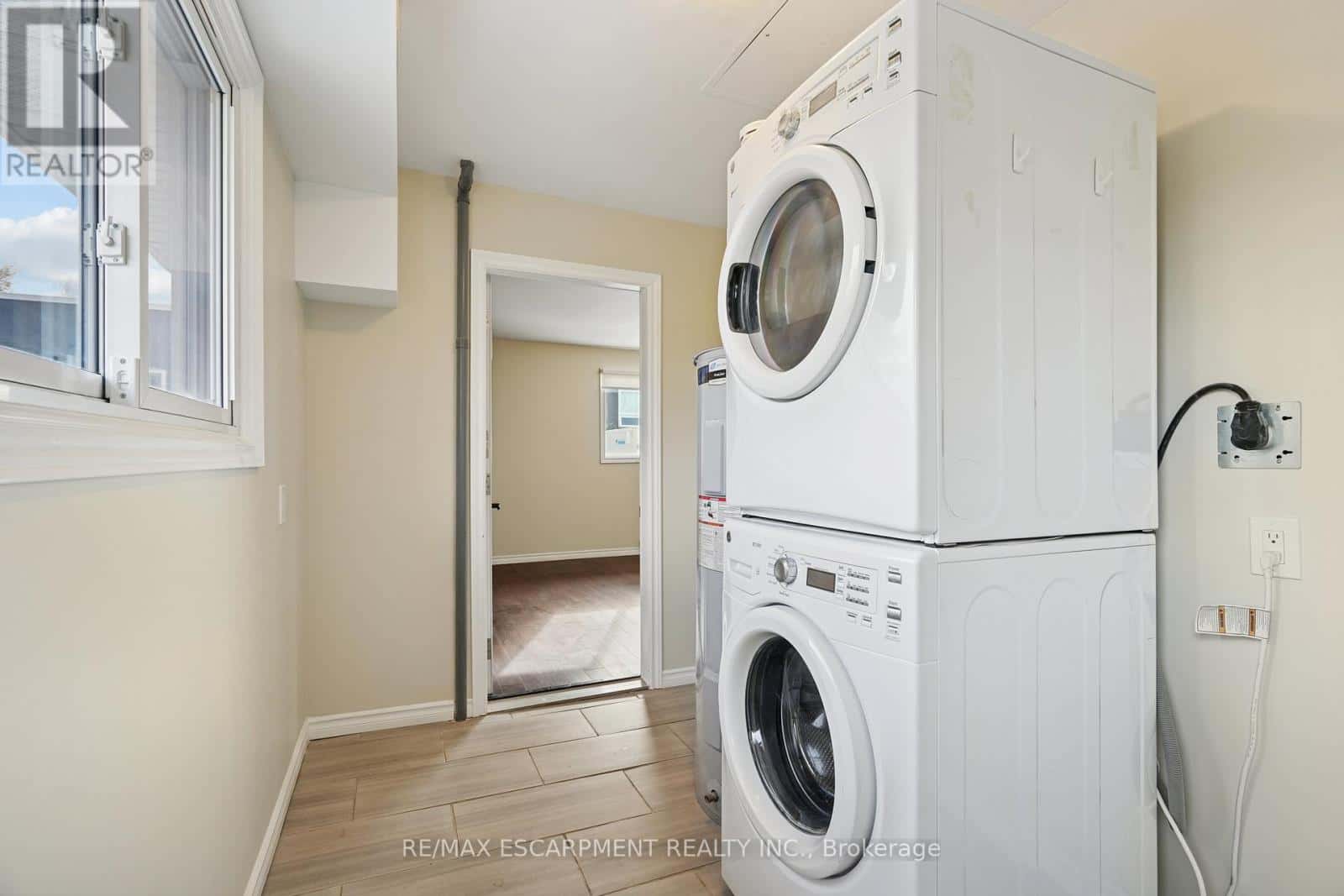 A - 154 MAIN STREET N — Guelph/Eramosa (Rockwood), Ontario - Photo 5 of 48